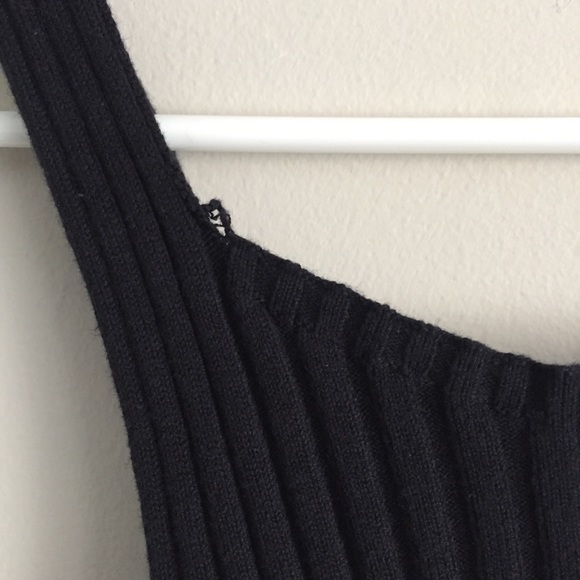 SOLD! • ➳ Urban Outfitters Ribbed Crop Tank Top - Picture 5 of 8